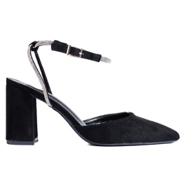 Svarta pumps i mocka från Shelovet