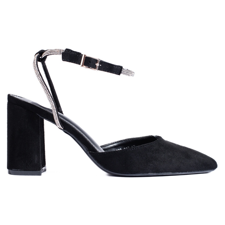 Svarta pumps i mocka från Shelovet