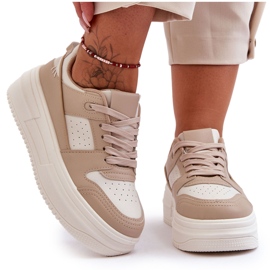 FJ1 Damsportskor på en massiv plattform Beige Belisso