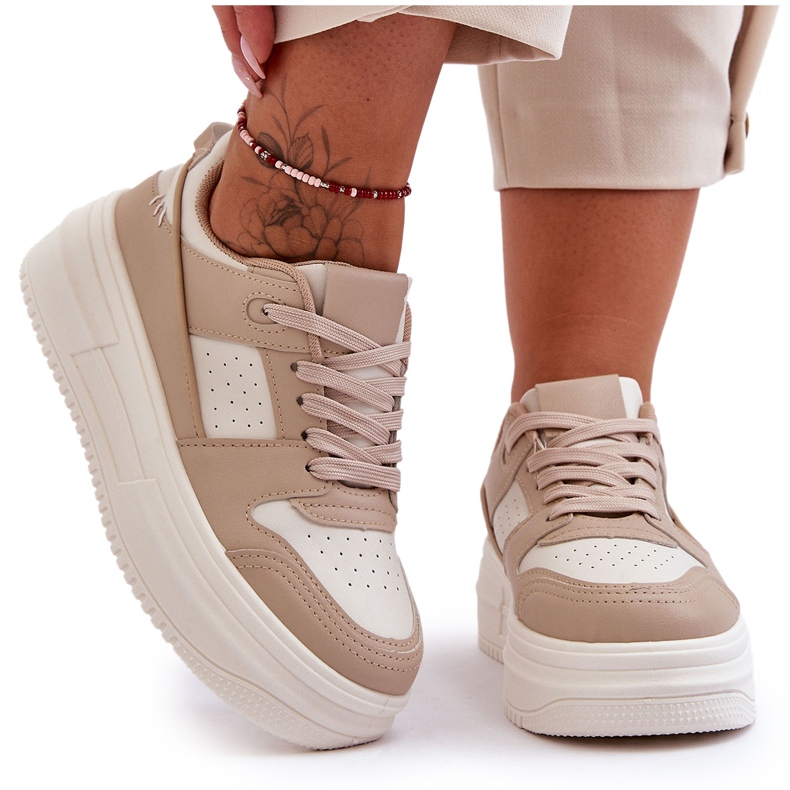 FJ1 Damsportskor på en massiv plattform Beige Belisso