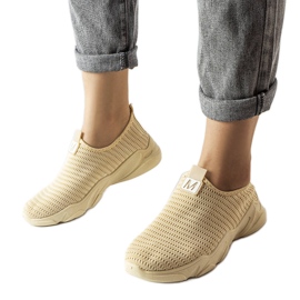 Beiga slip-on sneakers från Azalee beige