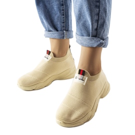 Beiga slip-on sneakers från Greco beige
