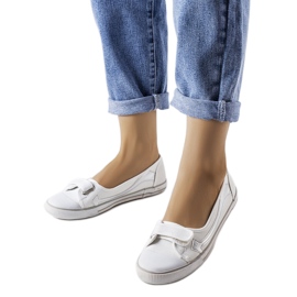 Inna Vita textilsneakers från Winifred 8826 White röd