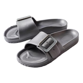 Grå gummireglage med spänne från Nelm