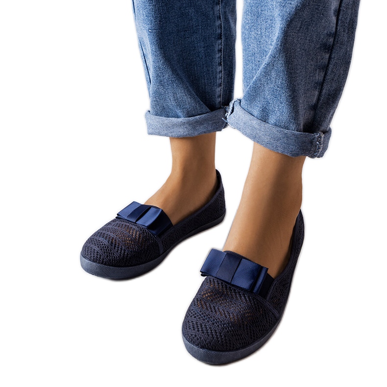 Marinblå Zorda genombrutna sneakers