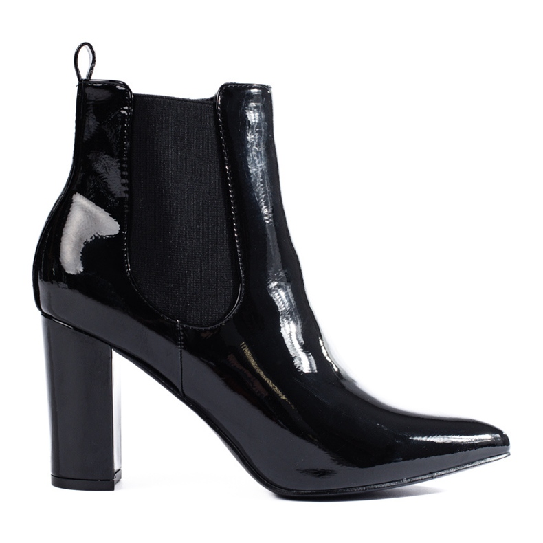 Shelovet stövlar med patentsvarta klackar