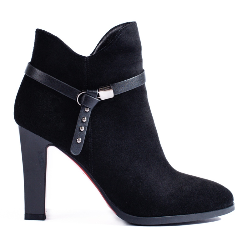 Shelovet stövlar med klack i mocka svart