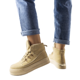 Beige plattformsstövlar med snörning från Jolin