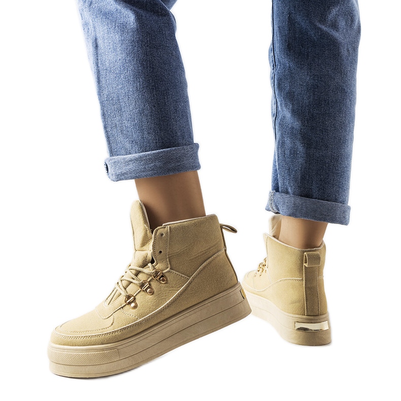 Beige plattformsstövlar med snörning från Jolin