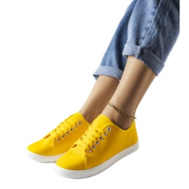 Gula sneakers i tyg från Nampa