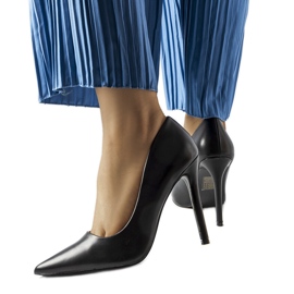 Svarta klassiska Delis höga klackar