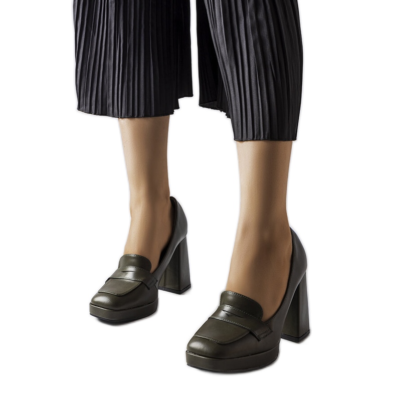 Mörkgröna pumps från Inès