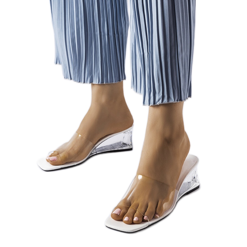 Vita transparenta wedge sliders från Wyatt färglös