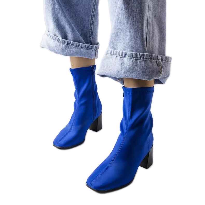 Inna Stövletter i blå satin från Laforgen