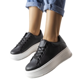 Holante svarta platåsneakers