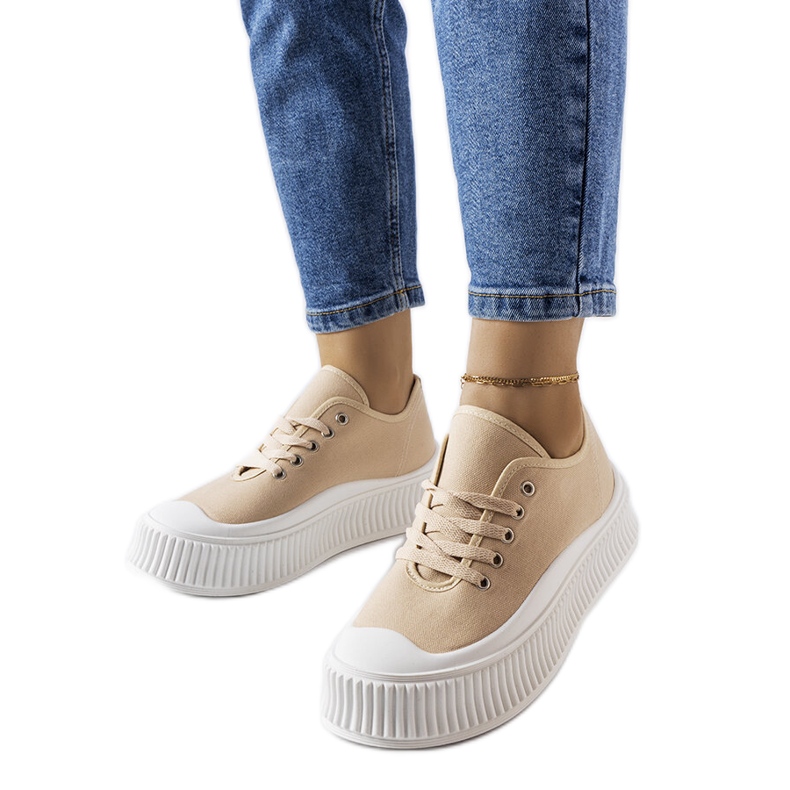 Beiga platåsneakers från Castanthei beige