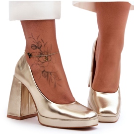 Pumps På Massiva Klackar Guld Rosalia gyllene