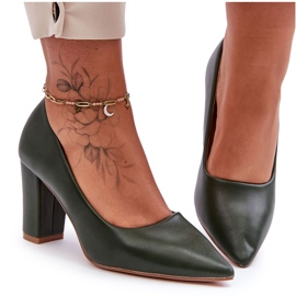 Klassiska högklackade pumps mörkgröna Odessa