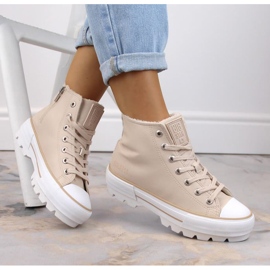 Sneakers isolerade på plattformen Big Star W INT1903B beige
