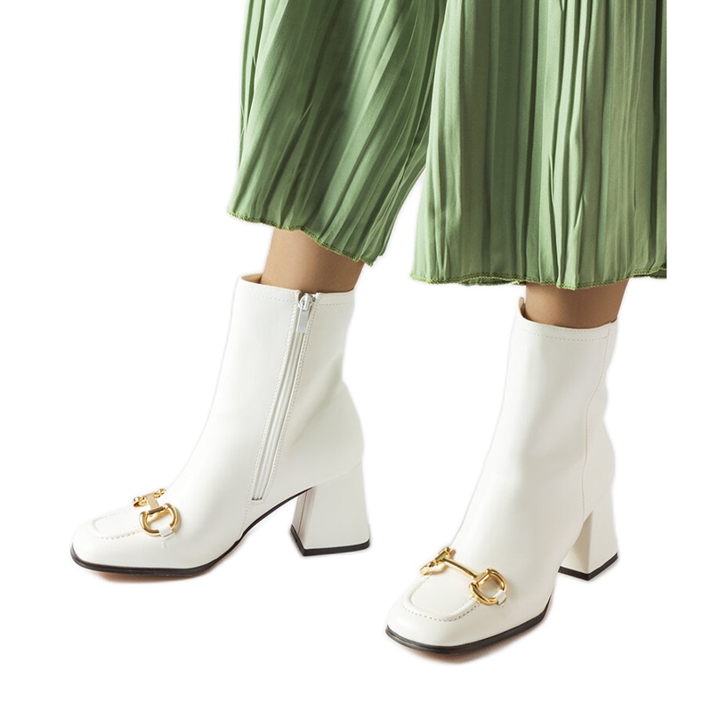 Vita stövletter från Castione