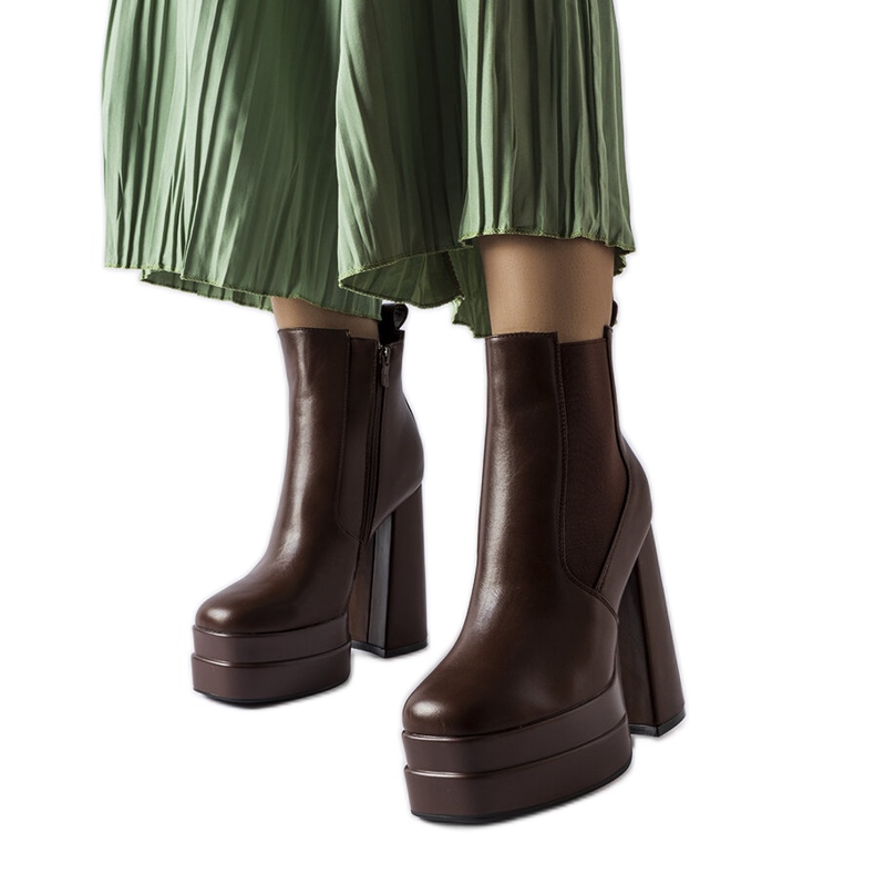 Inna Bruna högklackade stövlar från Copertino