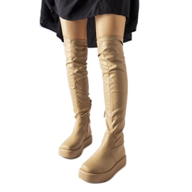 Beiga over-the-knee boots från Flaviana beige