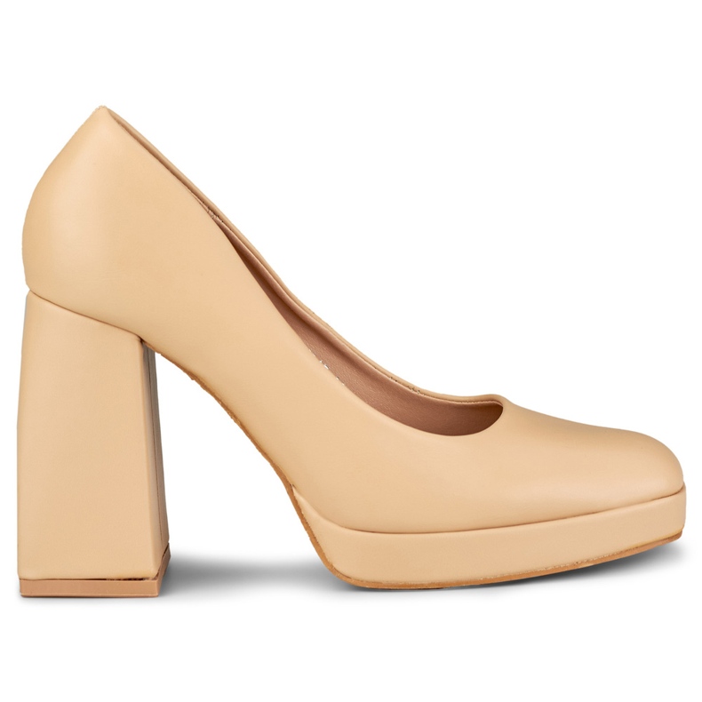 Beige pumps på bred hög klack