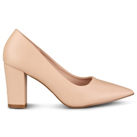Beige pumps med bekväm klack