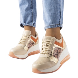 Inna Beige wedge sneakers från Irpina