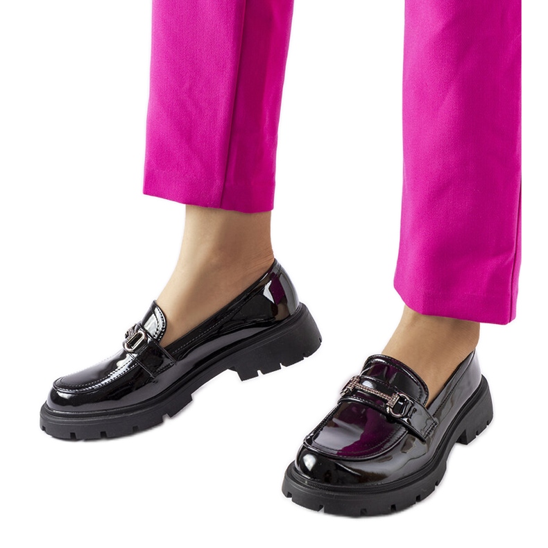 Inna Svarta patent loafers med Cantú strass