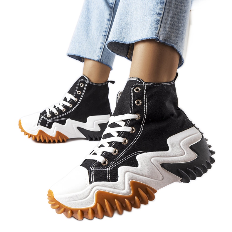 Svarta sneakers med tjock sula från Toro