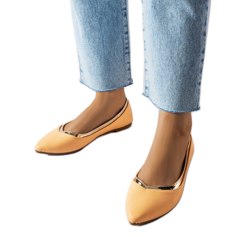 Orange ballerinor med spetsiga tå från Vittorio