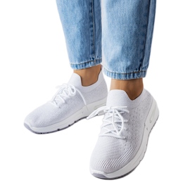 Inna Vita sneakers dekorerade med en silvertråd från Randolph