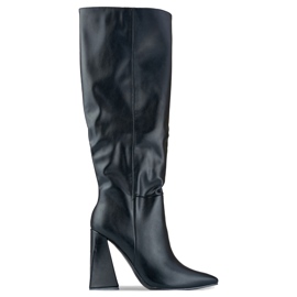 Svarta högklackade stövlar av ekoläder