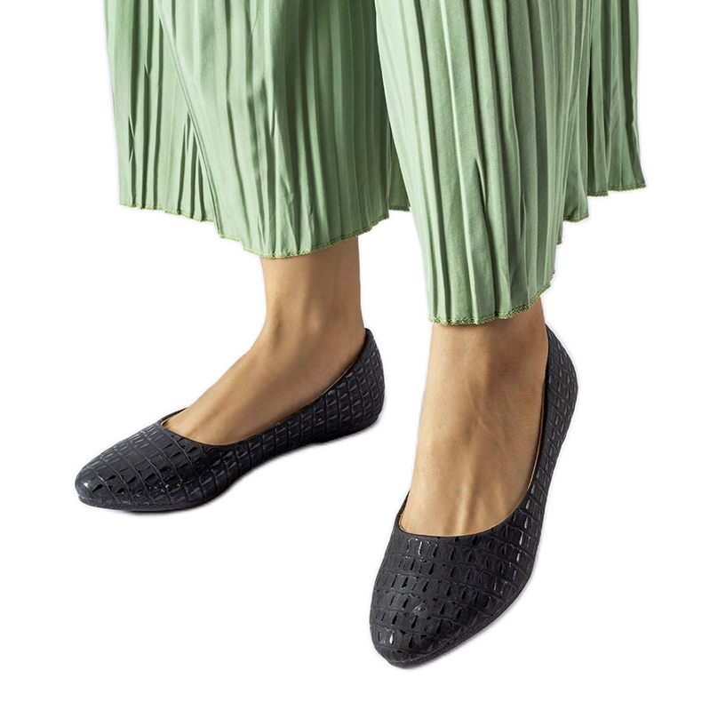 Svarta ballerinor med Natalino-prägling