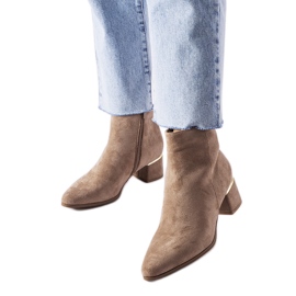 Beige lågklackade ankelboots från Tayyib