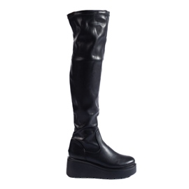 Svarta musketörer i ekoläder på Shelovet-plattformen