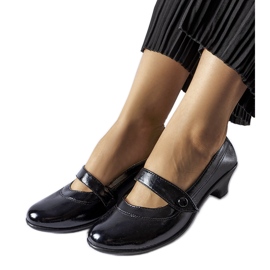 Svarta lågklackade Simi pumps