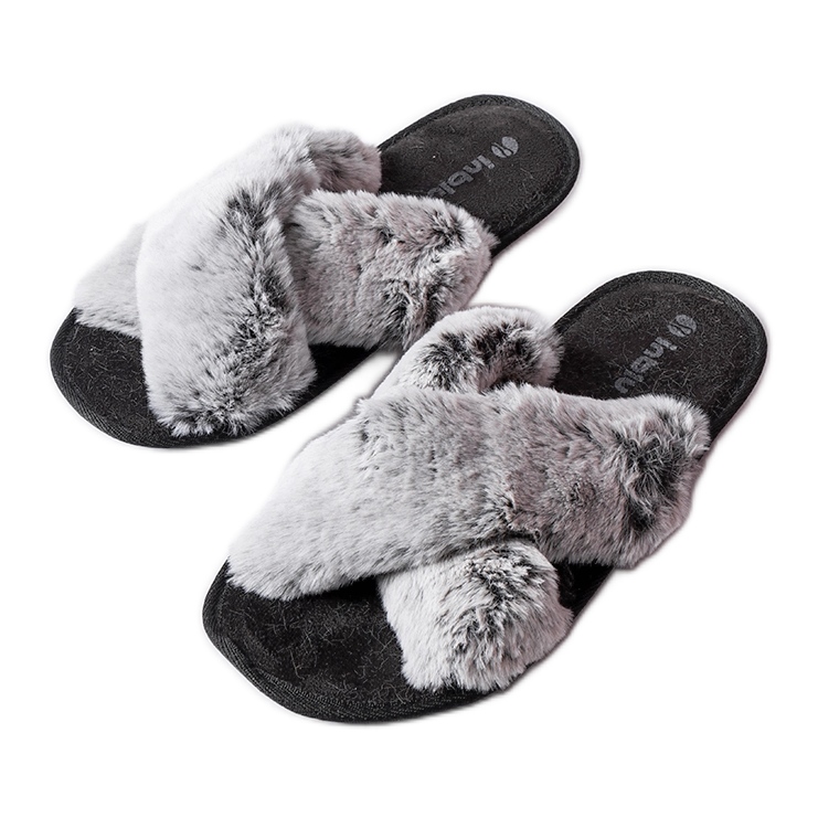 Gråa tofflor med päls från Domenica