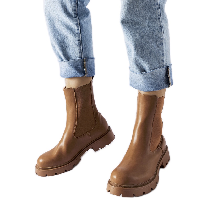 Bruna höga slip-on Chelsea boots från Verones