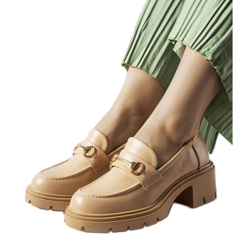 Beige högklackade skor från Fabrizio