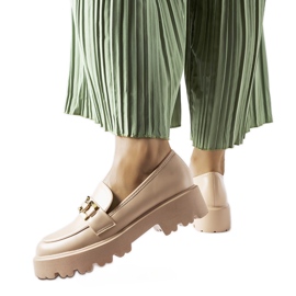 Inna Beige dammockasiner dekorerade med ett Piazzo-spänne