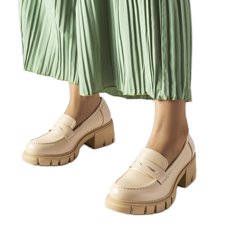 Beige klassiska mockasiner med Dina-block