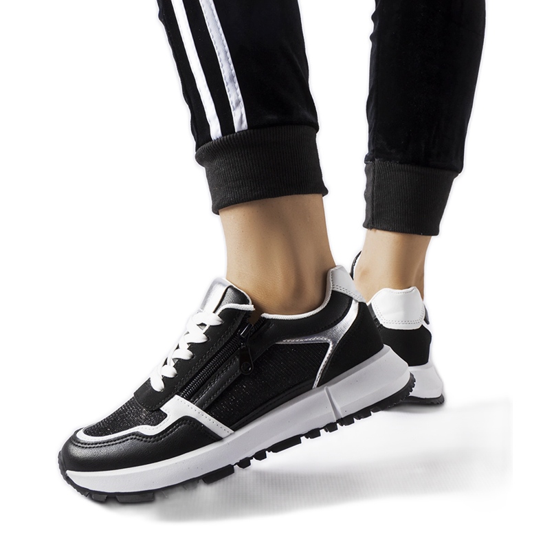 Svarta dekorativa Camuzzoni sneakers