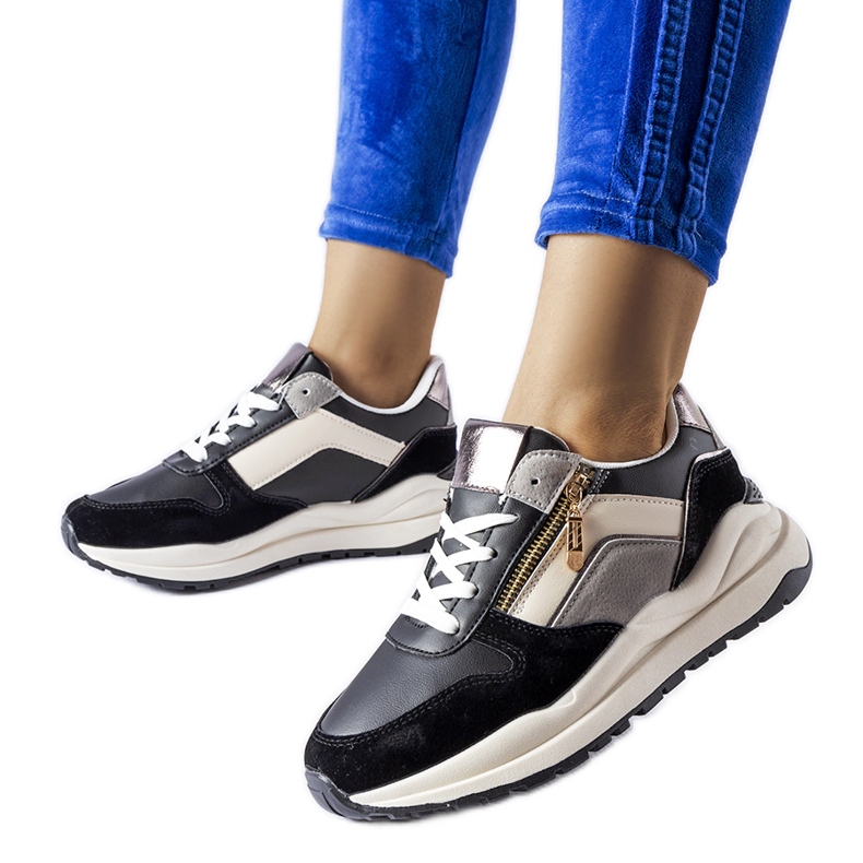 Vita och svarta Cecchi sneakers