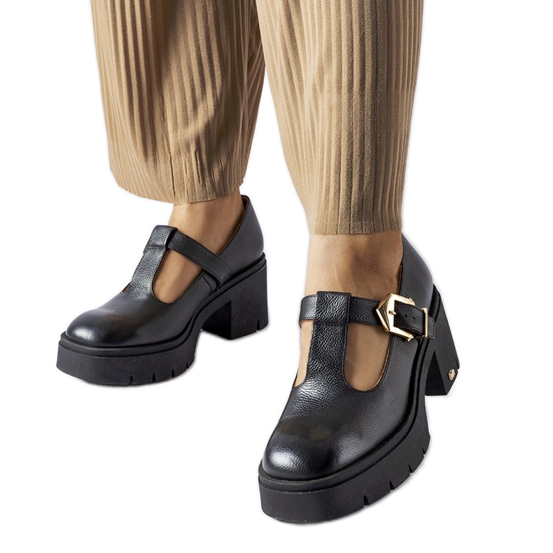 Inna Karino svarta läderskor