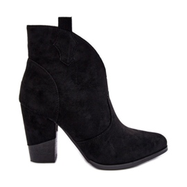 PS1 Cowboystövlar i mocka på en svart garvare med hög klack