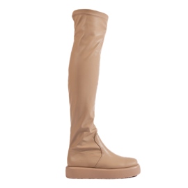 Beige musketörer på Shelovet-plattformen