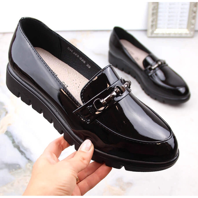 Bekväma svarta wedgeskor för dam från T.Sokolski