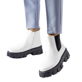 Massiva vita och svarta Petronio stövlar